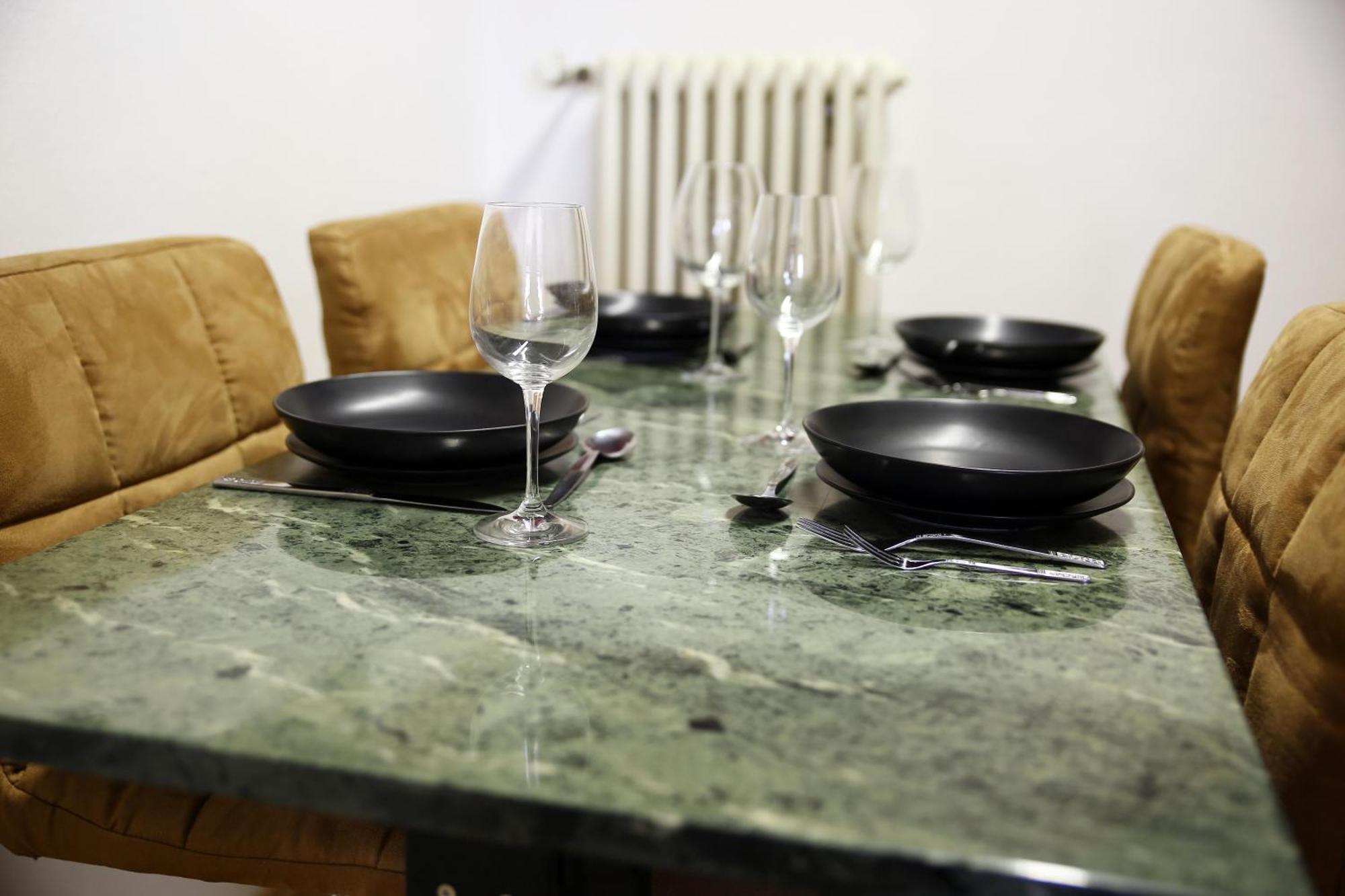 Zentrale Ferienwohnung Trier-Euren Mit Heimkino, Kueche, Wallbox & Kostenlose Fahrraeder Bagian luar foto