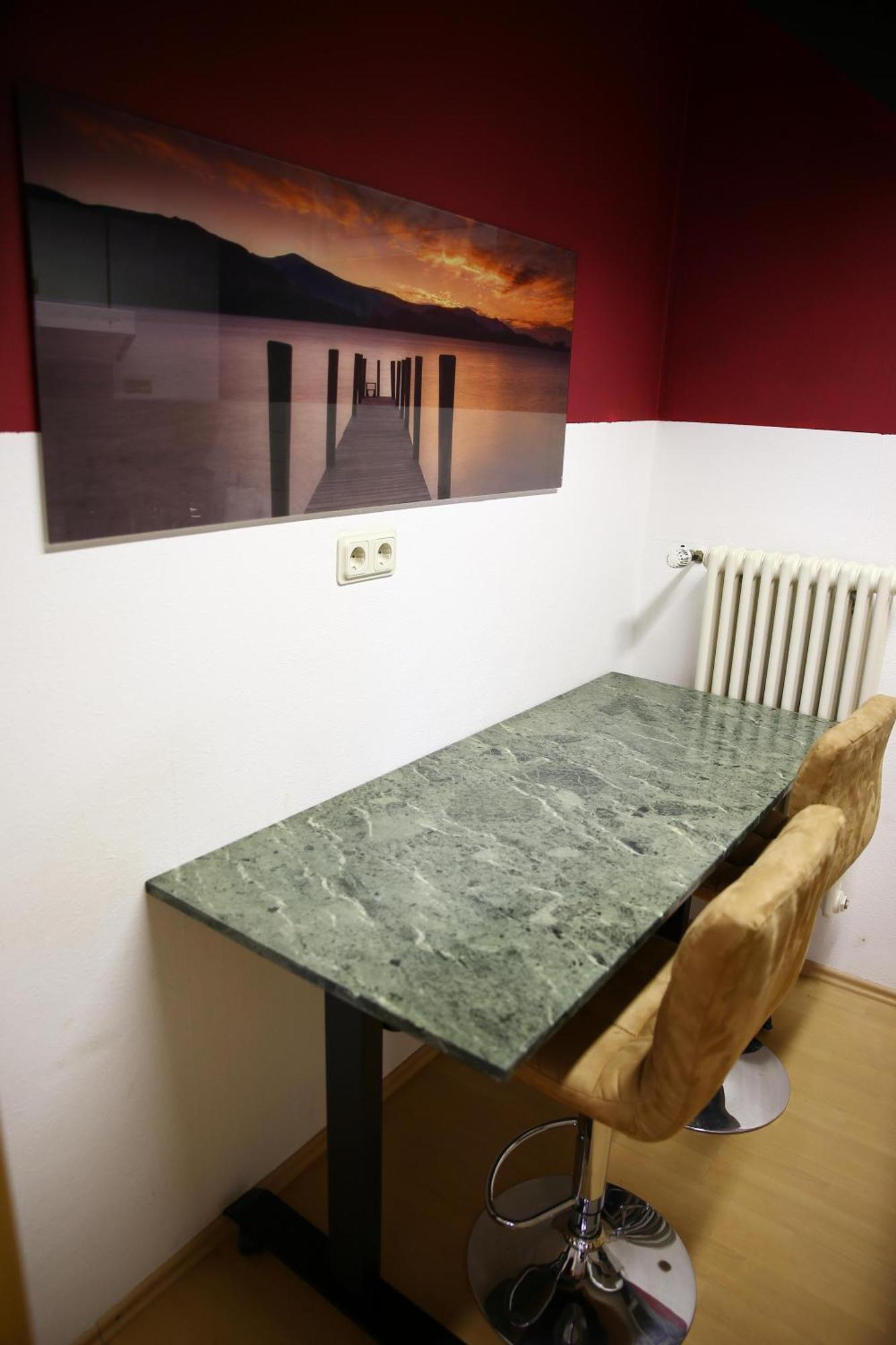 Zentrale Ferienwohnung Trier-Euren Mit Heimkino, Kueche, Wallbox & Kostenlose Fahrraeder Bagian luar foto