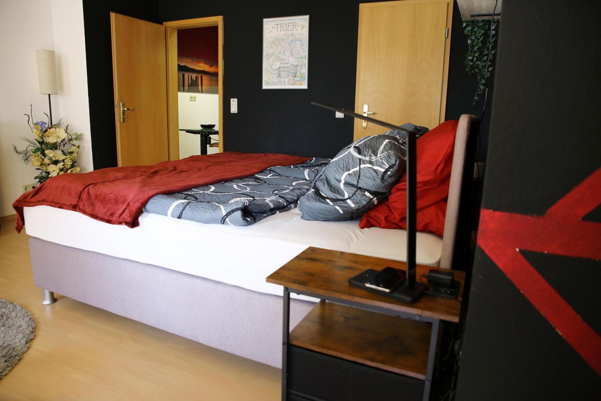 Zentrale Ferienwohnung Trier-Euren Mit Heimkino, Kueche, Wallbox & Kostenlose Fahrraeder Bagian luar foto