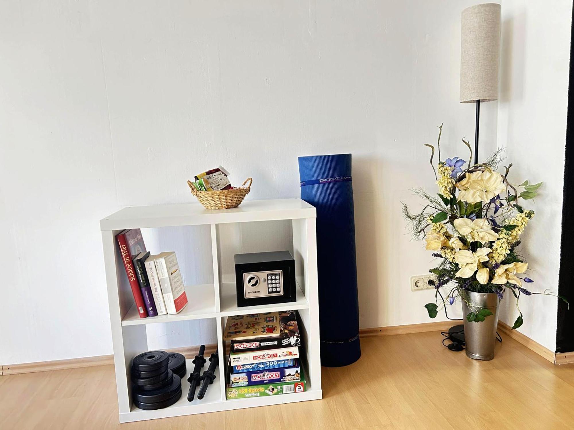 Zentrale Ferienwohnung Trier-Euren Mit Heimkino, Kueche, Wallbox & Kostenlose Fahrraeder Bagian luar foto